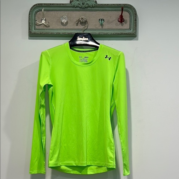 Under Armour Vibrant Lime Long Sleeve Base layer Activewear Top medium women’s - Picture 1 of 8